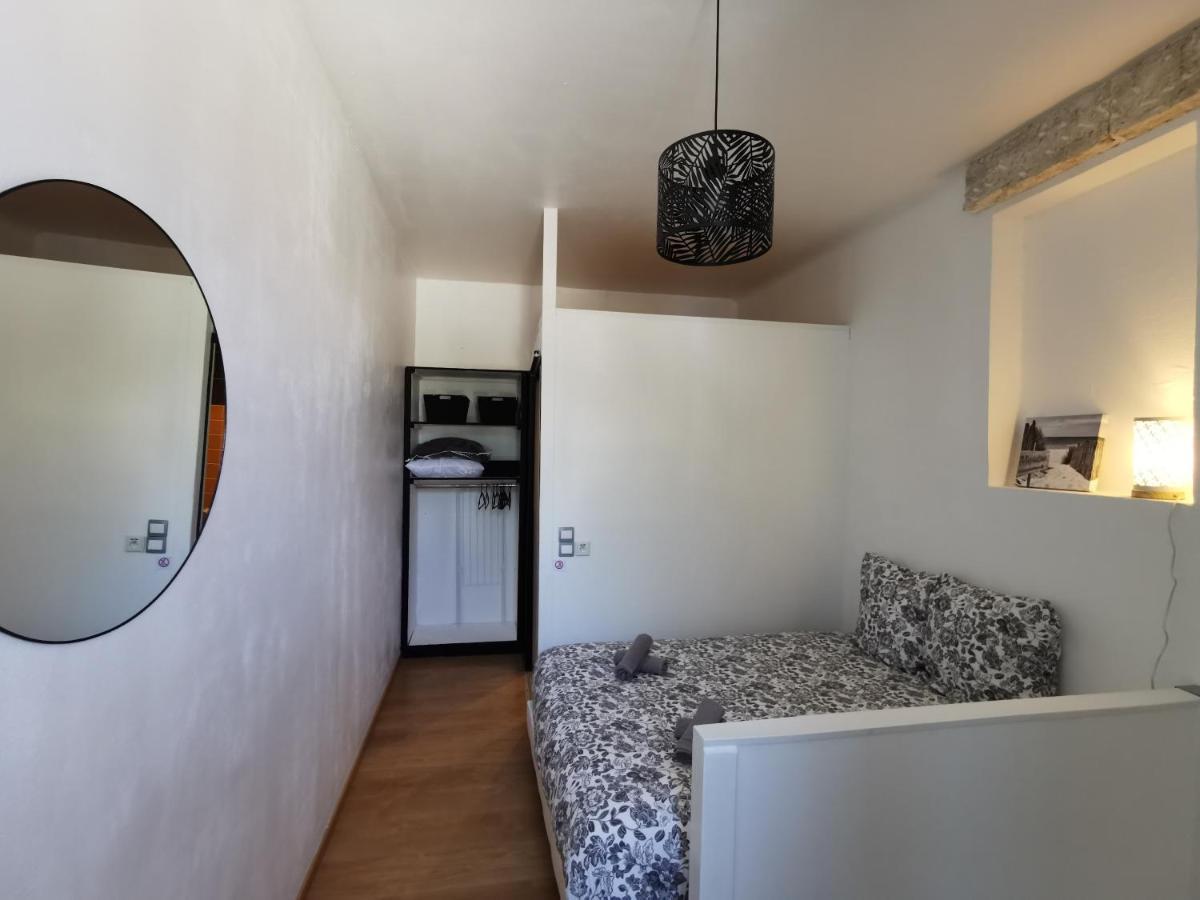 Charmant Appartement Dans Centre Meschers/Gironde Exterior photo